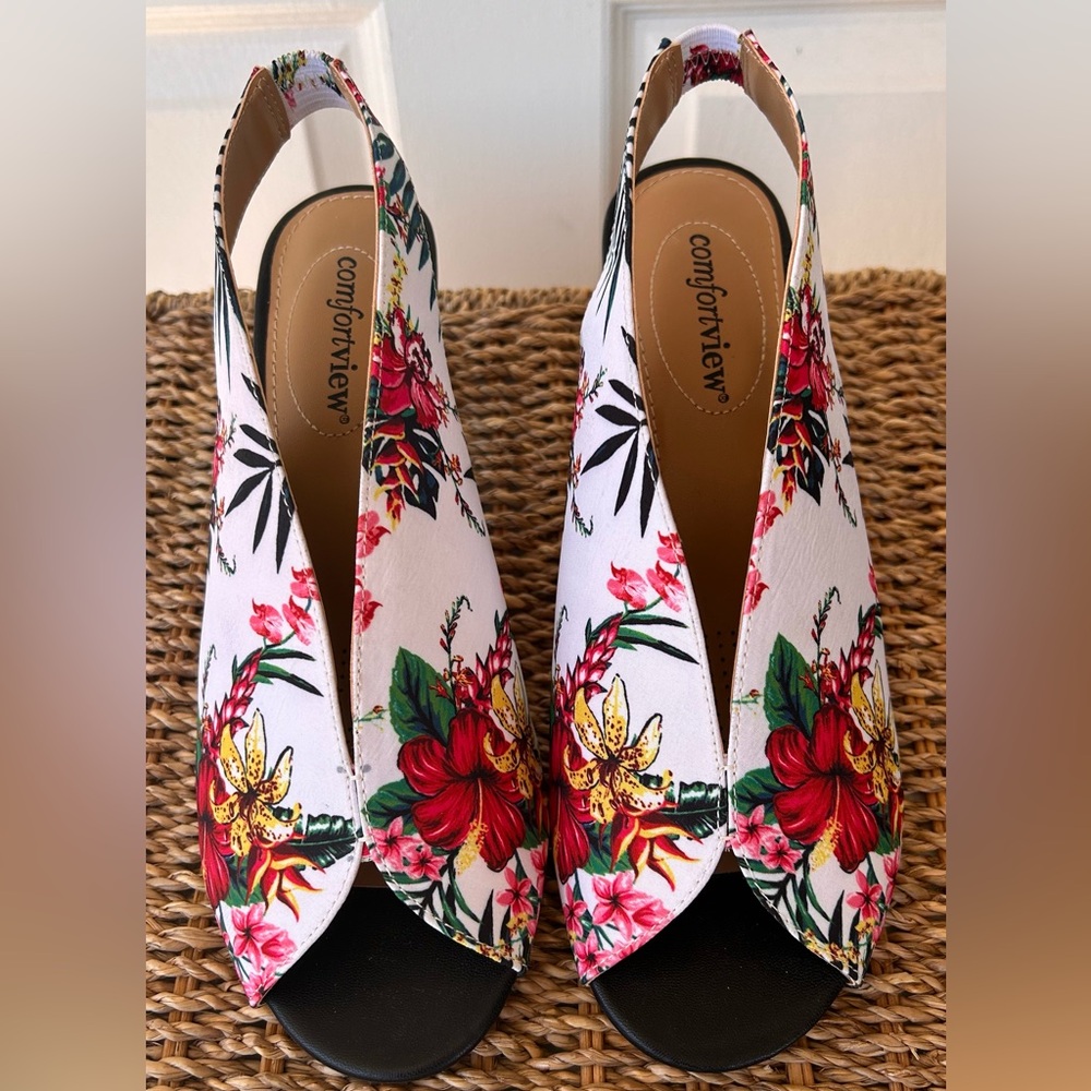 Comfortview Mallory Sling Back Peep Toe Floral Print Heels 7.5W‎